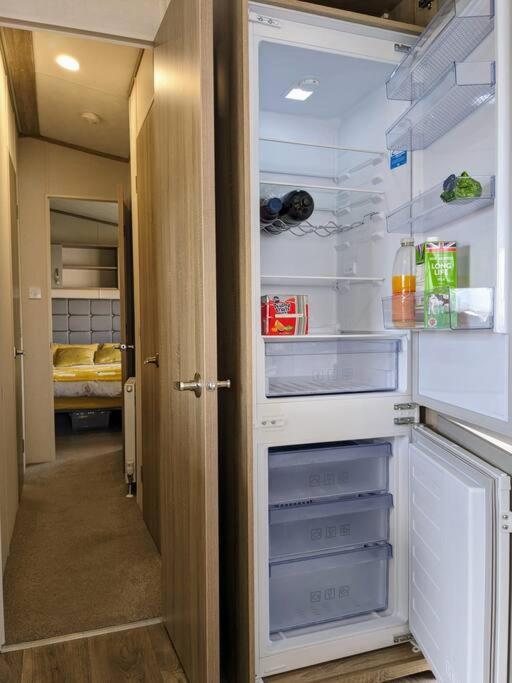 Beautiful Pet Friendly Southerness Caravan With Sea View & Decking Area Mainsriddle Ngoại thất bức ảnh